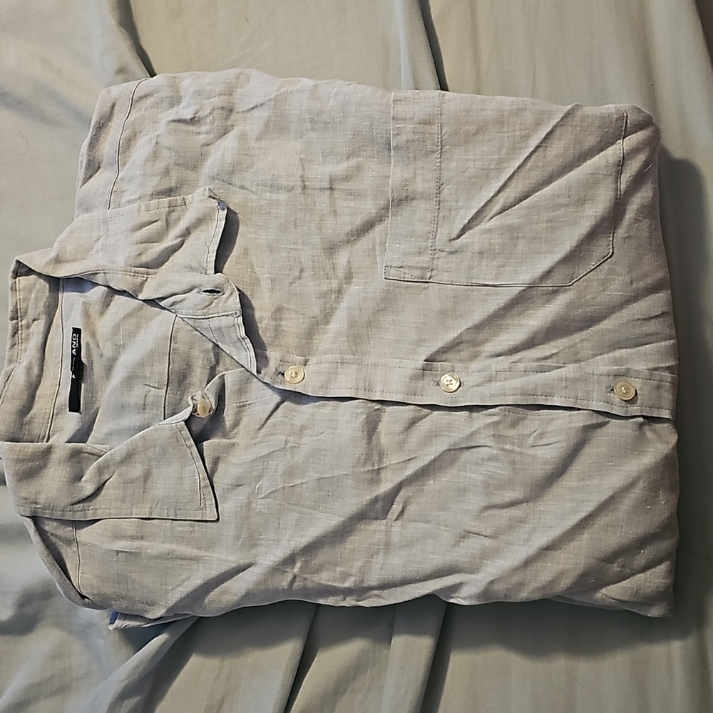 Baby blue men's linen murano pocket button down sized large